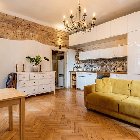 Historical Wine Apartment Bratislava Extérieur photo