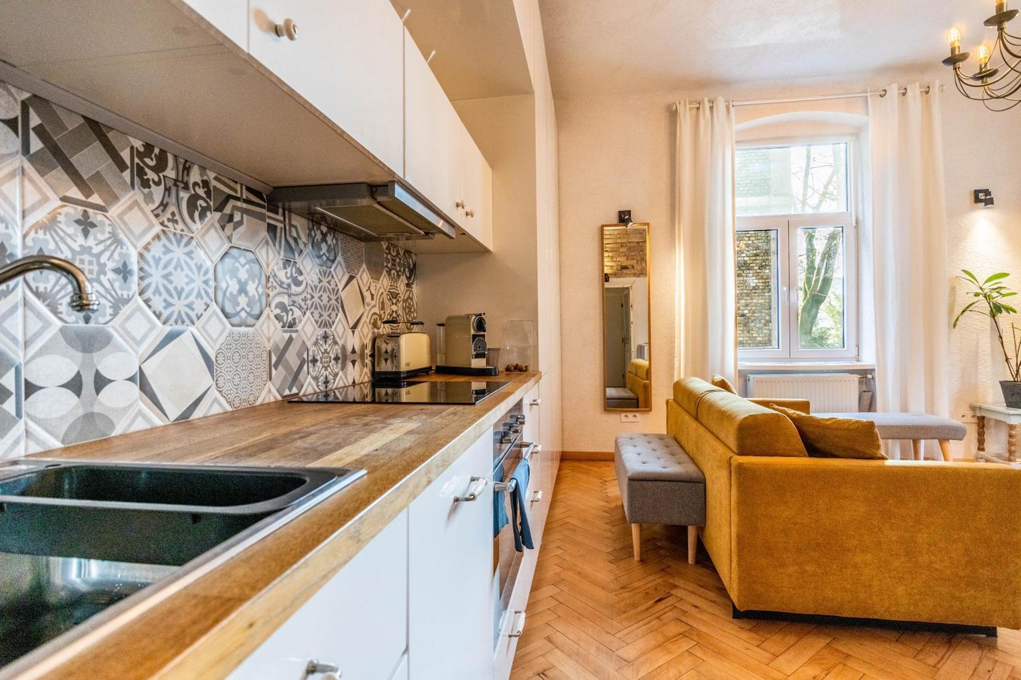 Historical Wine Apartment Bratislava Extérieur photo